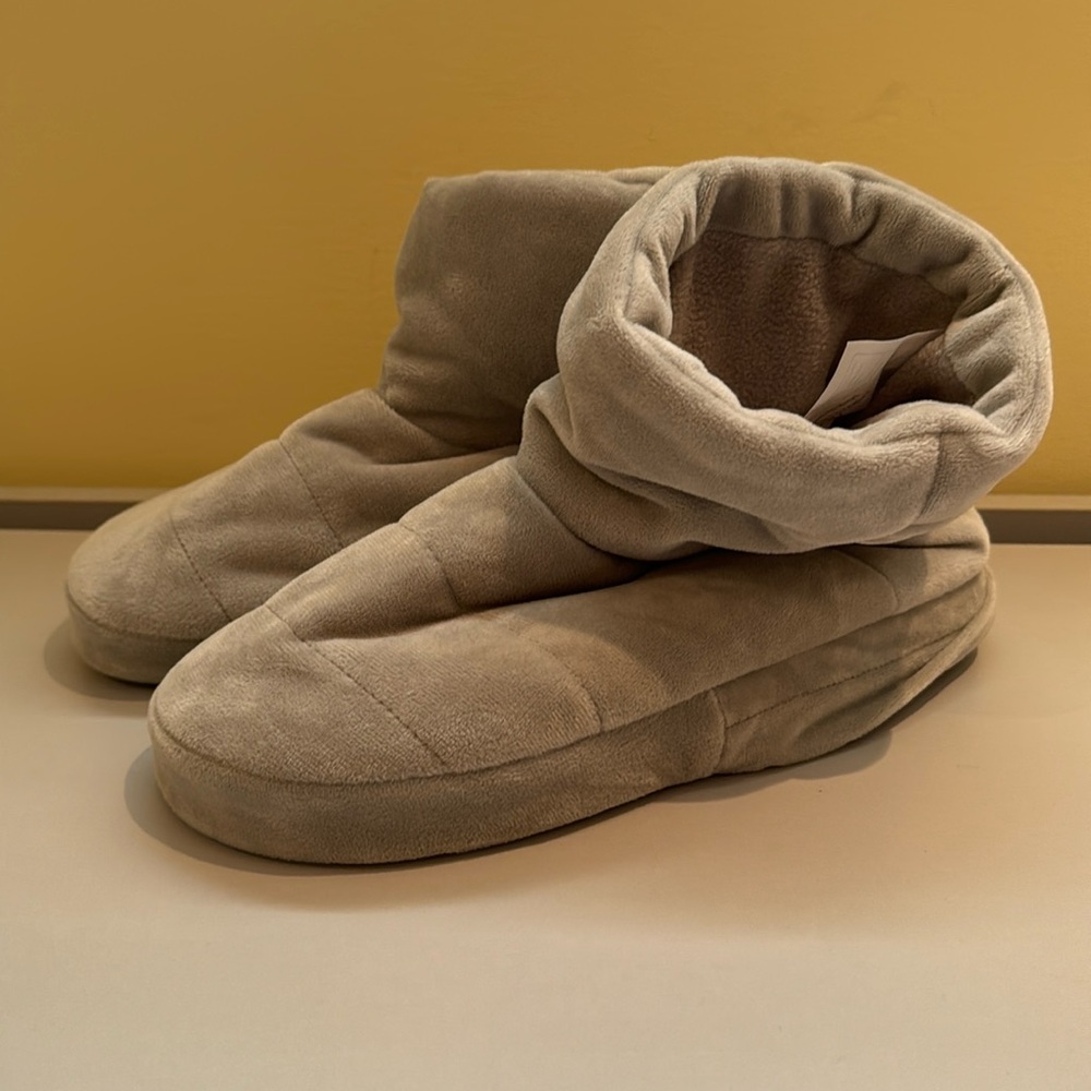 Massage slippers